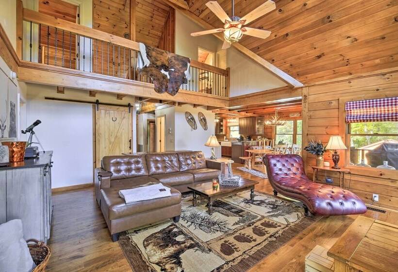 Spacious Mouth Of Wilson Cabin Near New River