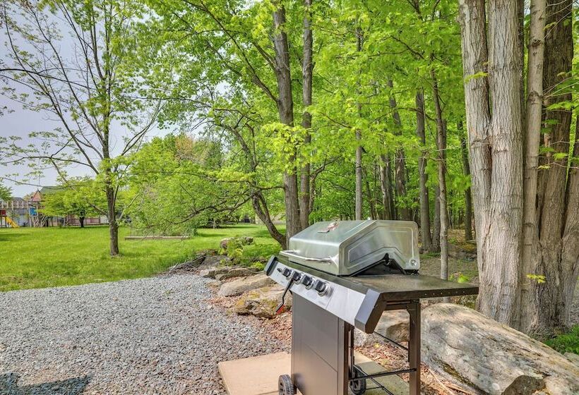 Spacious Lake Ariel Home W/ Community Amenities!