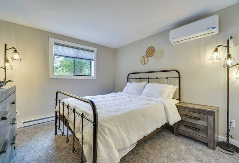 Spacious Lake Ariel Home W/ Community Amenities!