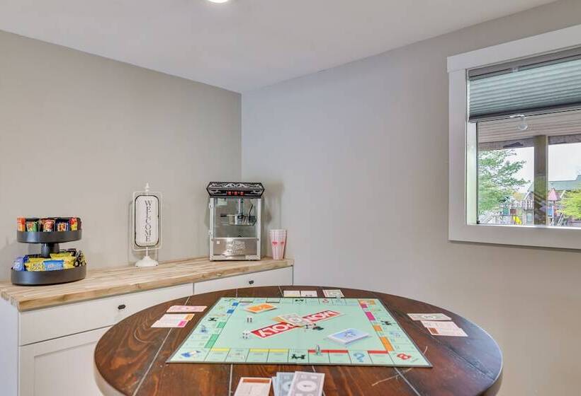 Spacious Lake Ariel Home W/ Community Amenities!