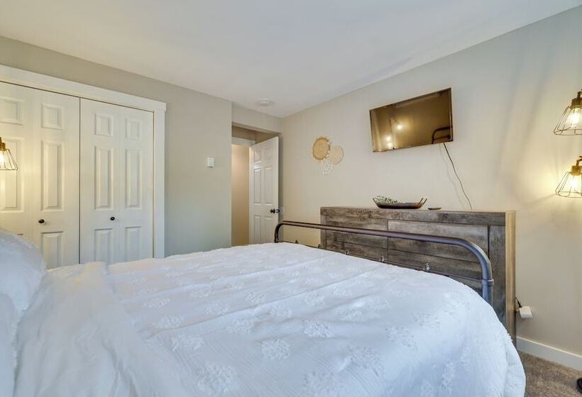 Spacious Lake Ariel Home W/ Community Amenities!