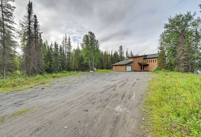 Spacious Soldotna Home W/ Mackey Lake Views!