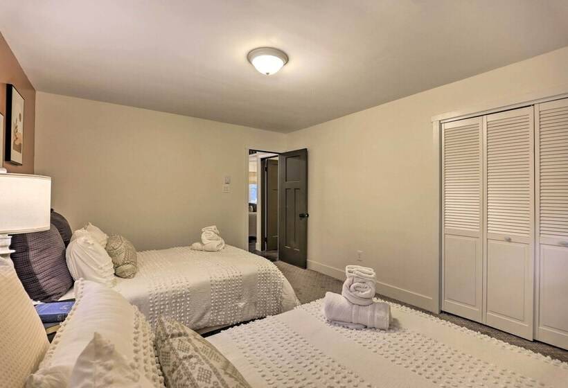 Spacious Tobyhanna Getaway: Echo Lake Access!