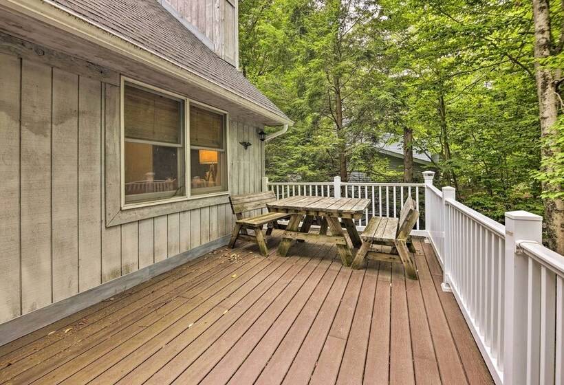 Spacious Tobyhanna Getaway: Echo Lake Access!