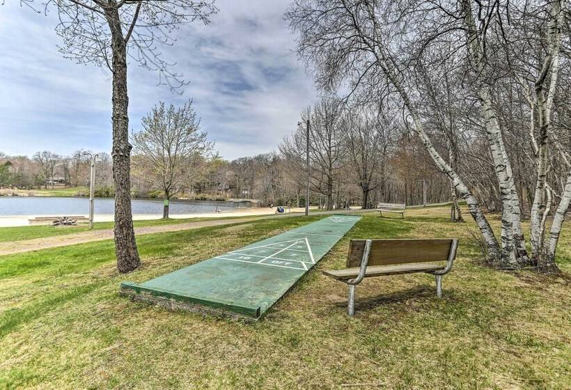 Spacious Tobyhanna Getaway: Echo Lake Access!