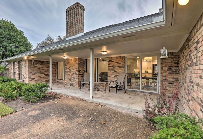 Spacious Waco Home ~ 9 Mi To Magnolia Market