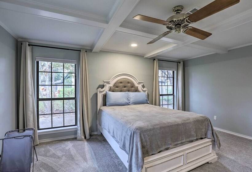 Spacious Waco Home ~ 9 Mi To Magnolia Market