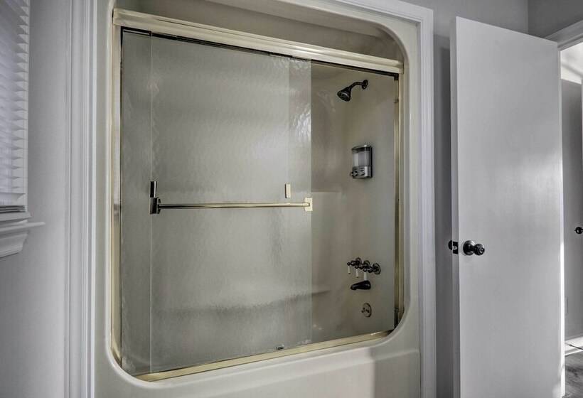 Stunning Greensboro Home W/ Deck & Pond View!