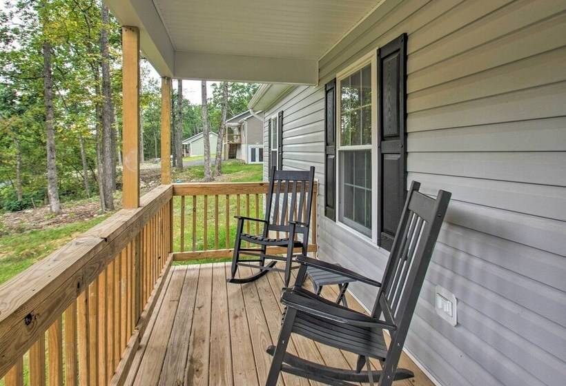 Stunning New Market Home W/ Mtn Views & Hot Tub!