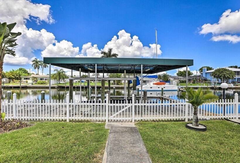 Stunning Palmetto Home W/ Boat Dock & Kayaks!