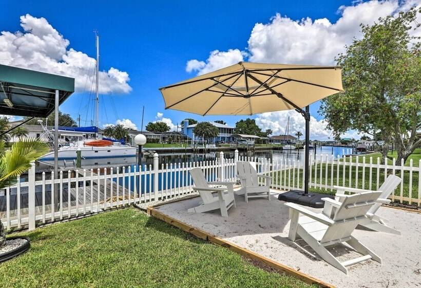 Stunning Palmetto Home W/ Boat Dock & Kayaks!