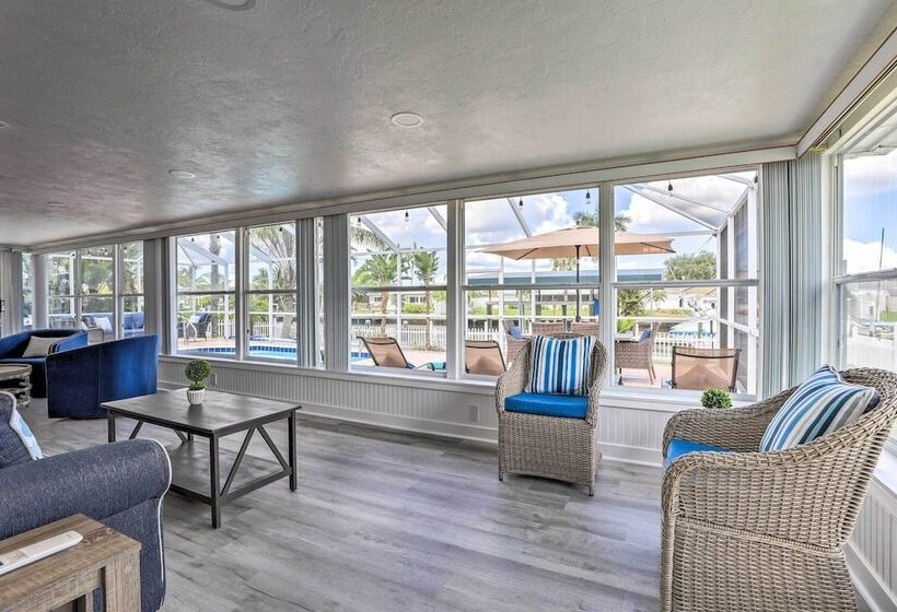 Stunning Palmetto Home W/ Boat Dock & Kayaks!