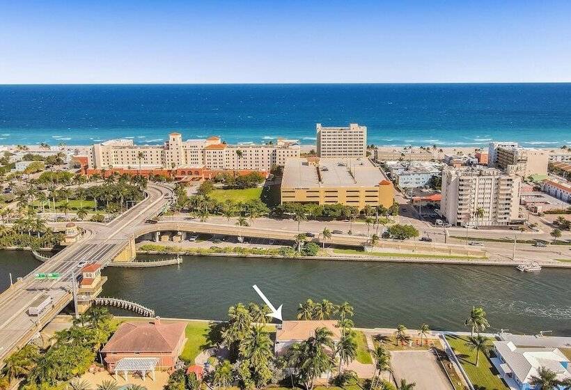 Intercostal Beauty With Heated Pool + Spa!