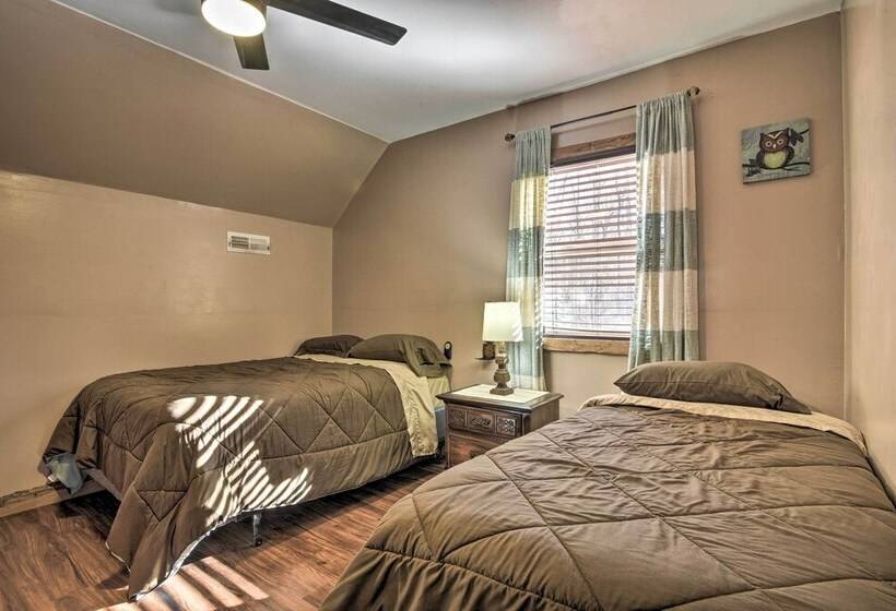 Stylish Creekside Cabin W/ Fire Pit Near Wineries