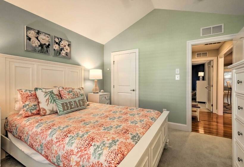 Ocean View Home W/ Screened Porch: 6 Mi To Beach