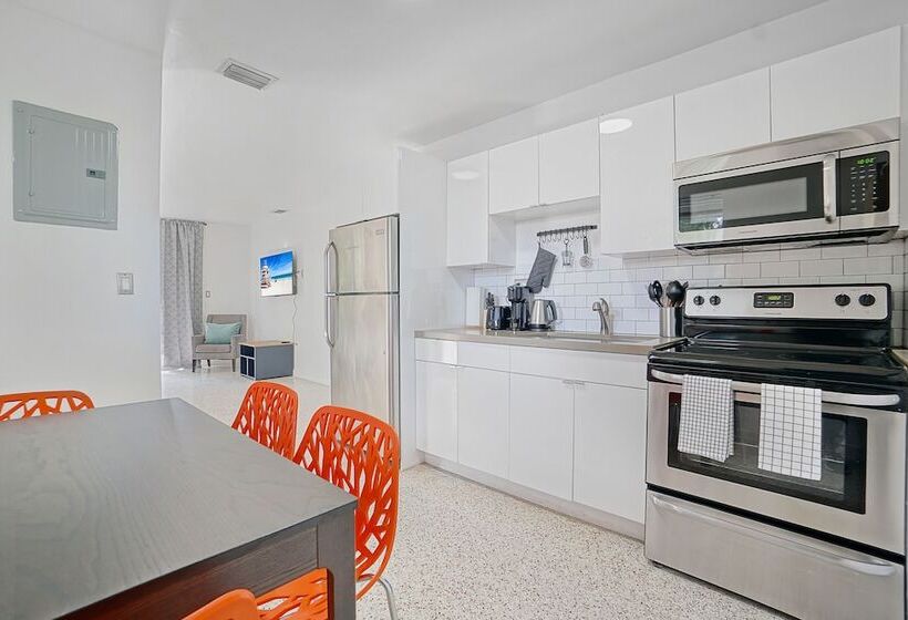 Elegant Wynwood Flats