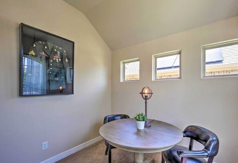 Suburban San Antonio Home: Patio & Pool Access!