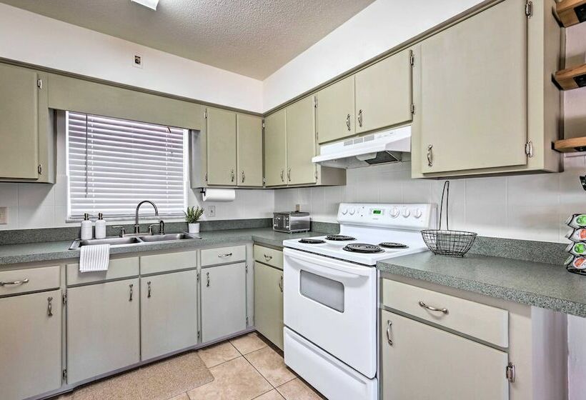 Private Dock + Grill: Sunny Lake Weir Retreat!