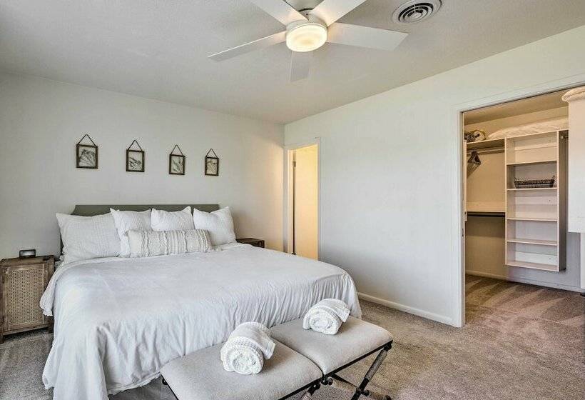 Private Dock + Grill: Sunny Lake Weir Retreat!