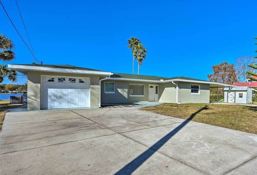 Private Dock + Grill: Sunny Lake Weir Retreat!