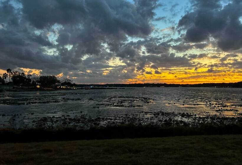 Private Dock + Grill: Sunny Lake Weir Retreat!