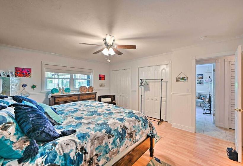 1 Mi To Dtwn: Sun Soaked Cape Coral Getaway!