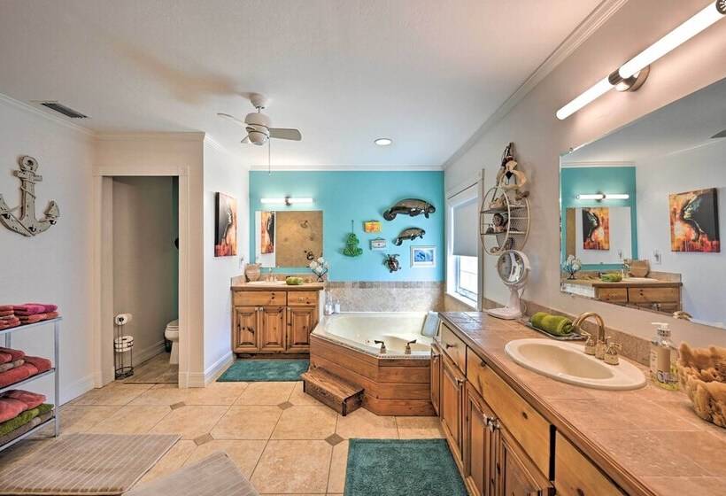 1 Mi To Dtwn: Sun Soaked Cape Coral Getaway!