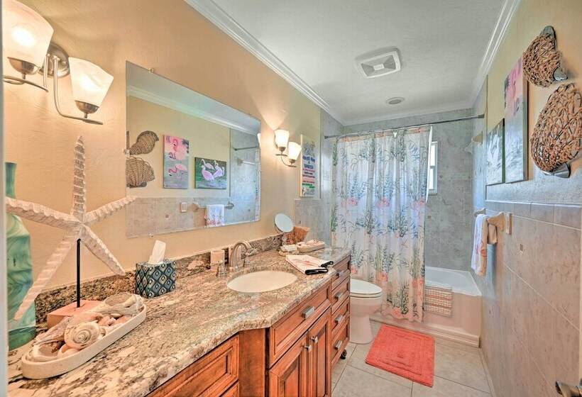 1 Mi To Dtwn: Sun Soaked Cape Coral Getaway!