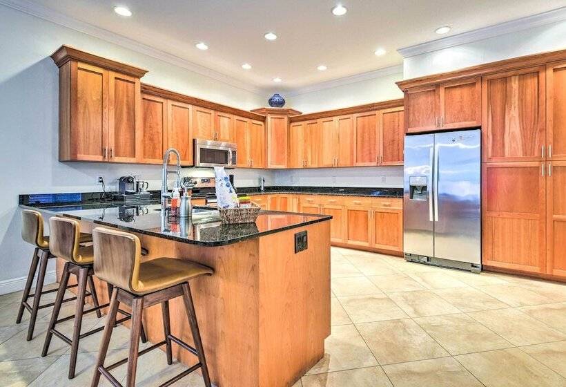 Sunny Sarasota Abode W/ Yard ~ 1 Mi To Dtwn!