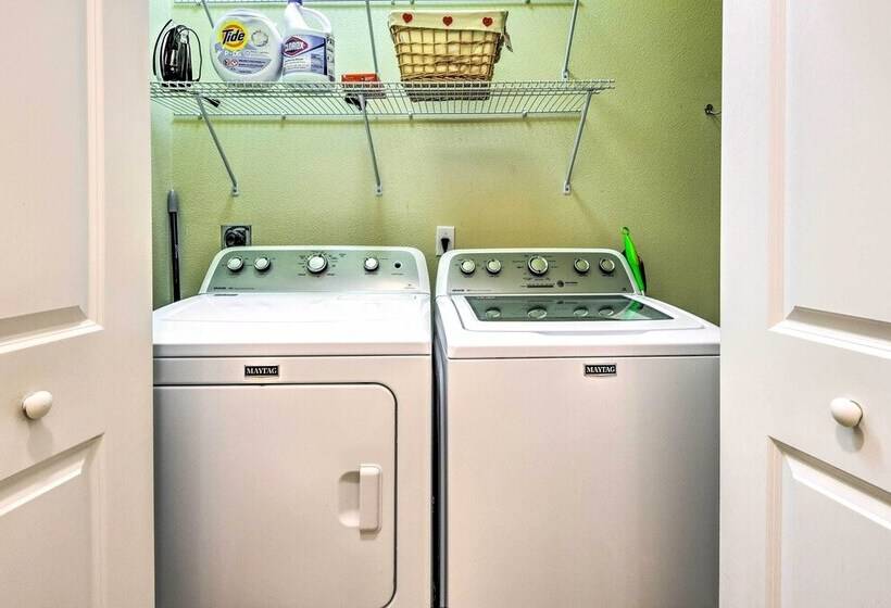 Sunny Sarasota Abode W/ Yard ~ 1 Mi To Dtwn!