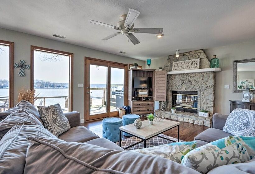Sunrise Beach Retreat On Lake Of The Ozarks!