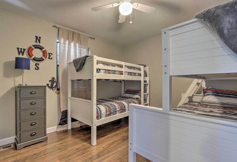 Sunrise Beach Retreat On Lake Of The Ozarks!