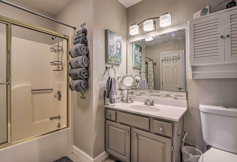 Sunrise Beach Retreat On Lake Of The Ozarks!