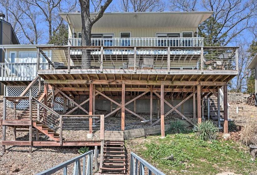 Sunrise Beach Retreat On Lake Of The Ozarks!