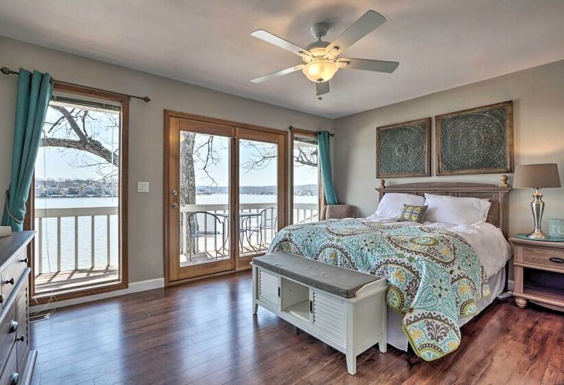 Sunrise Beach Retreat On Lake Of The Ozarks!