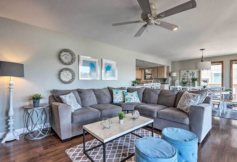 Sunrise Beach Retreat On Lake Of The Ozarks!