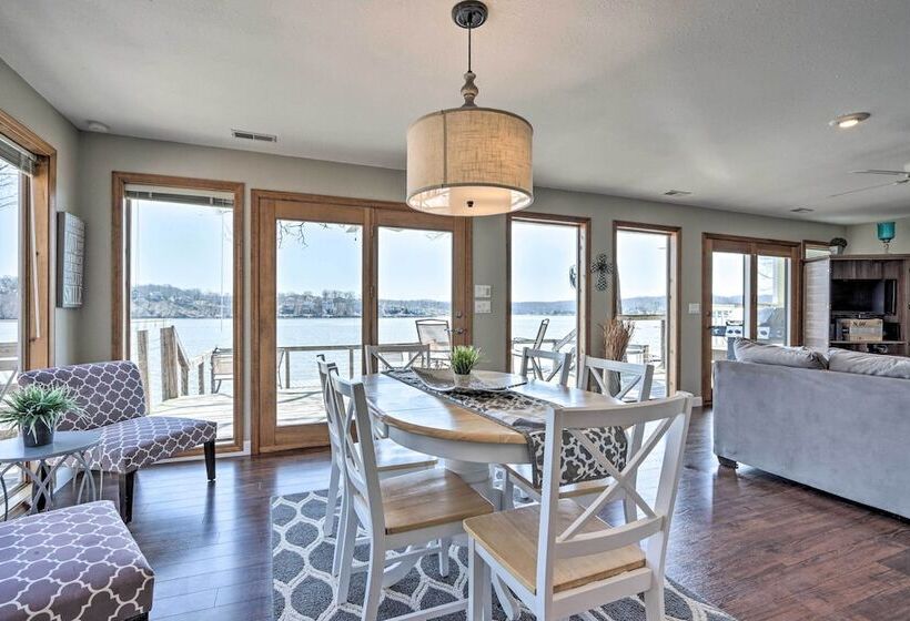 Sunrise Beach Retreat On Lake Of The Ozarks!