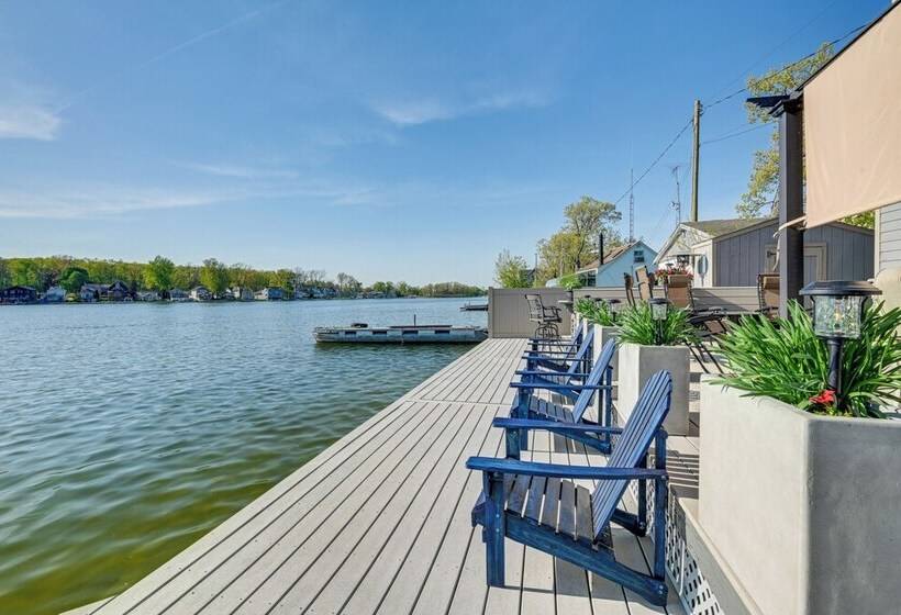 Michigan Island Lake House: Sunrise & Sunset Views