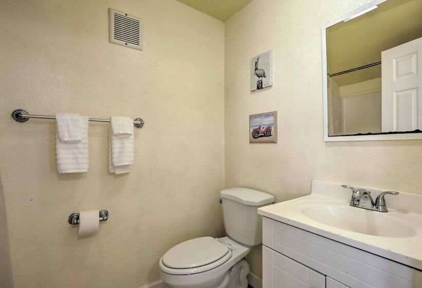 Surfside Oceanfront Cottage W/ Beach Access!