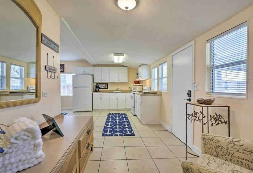 Surfside Oceanfront Cottage W/ Beach Access!