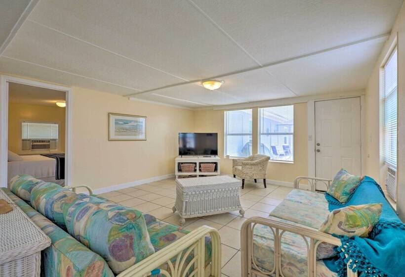 Surfside Oceanfront Cottage W/ Beach Access!