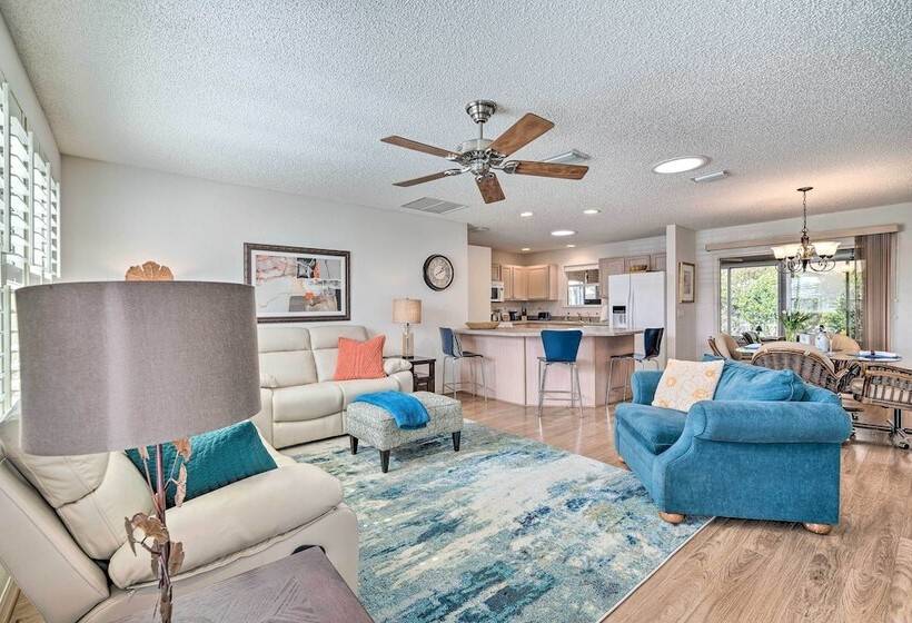 Home In The Villages W/ Lanai & Private Hot Tub!