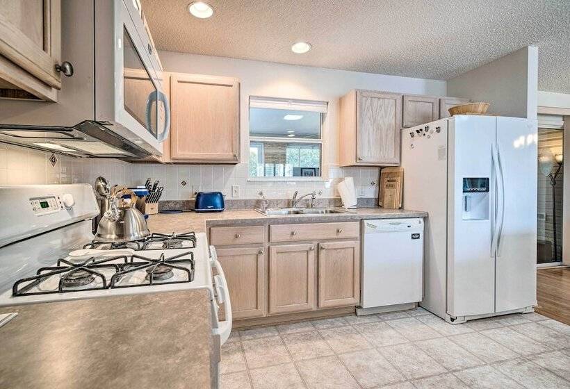 Home In The Villages W/ Lanai & Private Hot Tub!