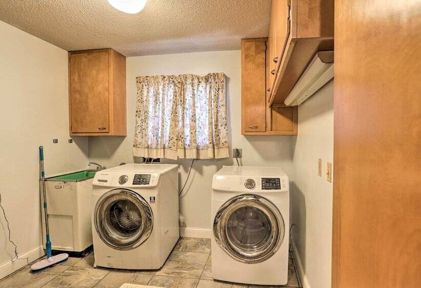 Toledo Home W/ Direct Golf Course Access!