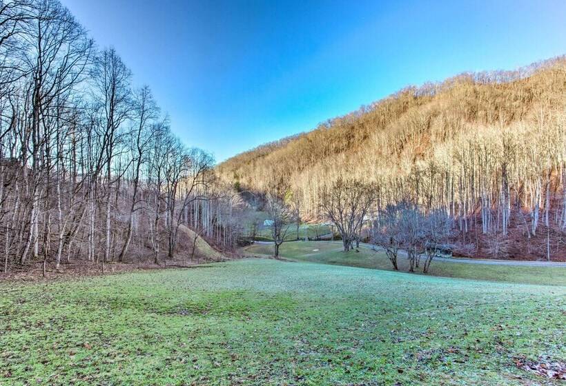 Turkey Creek Cove Clyde Cabin W/ Mtn Views!