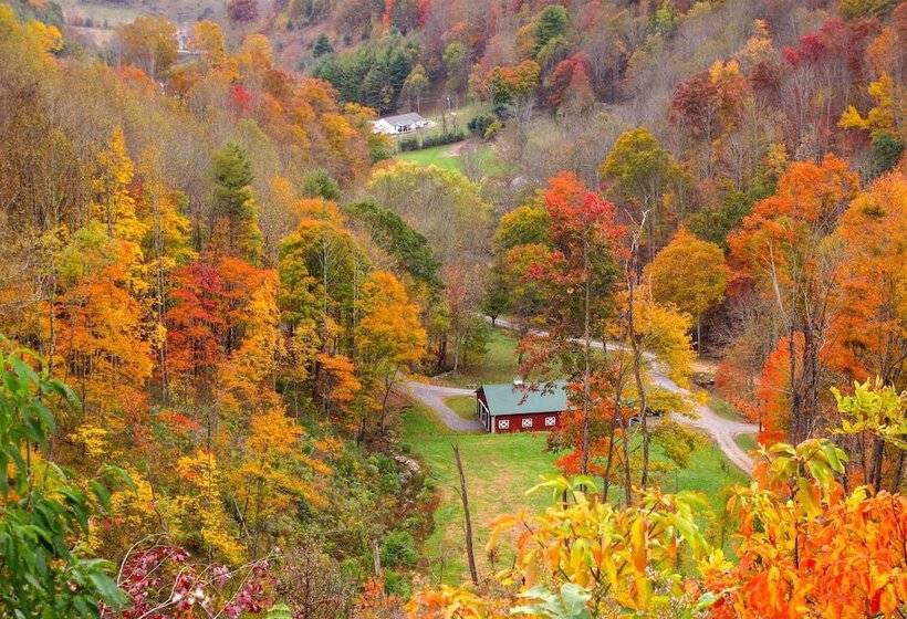 Turkey Creek Cove Clyde Cabin W/ Mtn Views!