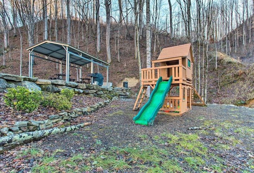 Turkey Creek Cove Clyde Cabin W/ Mtn Views!