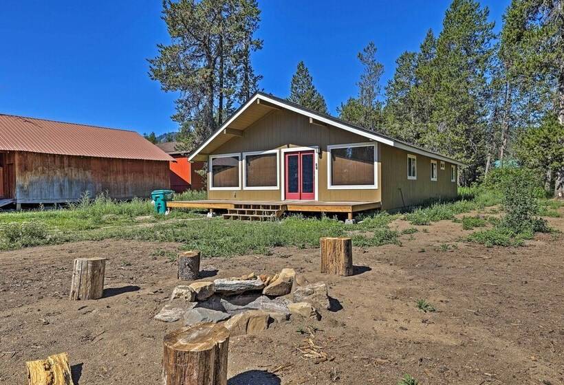 Donnelly Cabin W/ Fire Pit: 5 Mi To Boat & Ski!