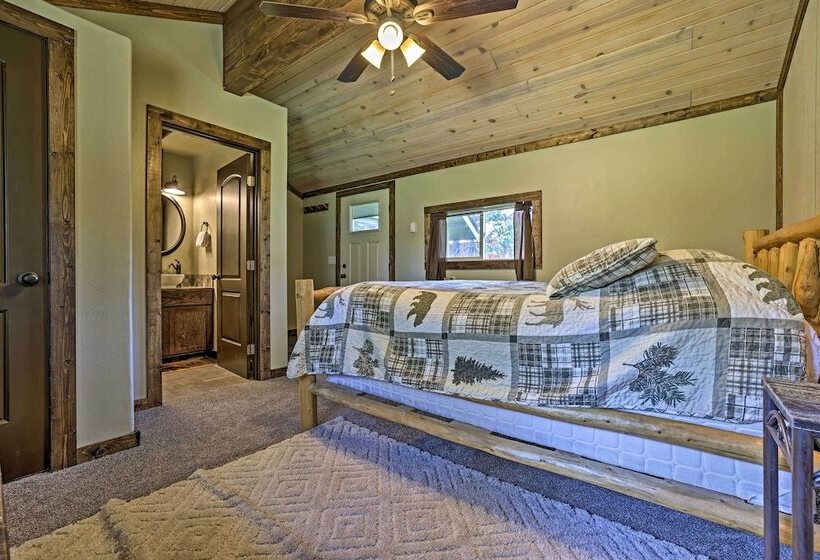 Donnelly Cabin W/ Fire Pit: 5 Mi To Boat & Ski!