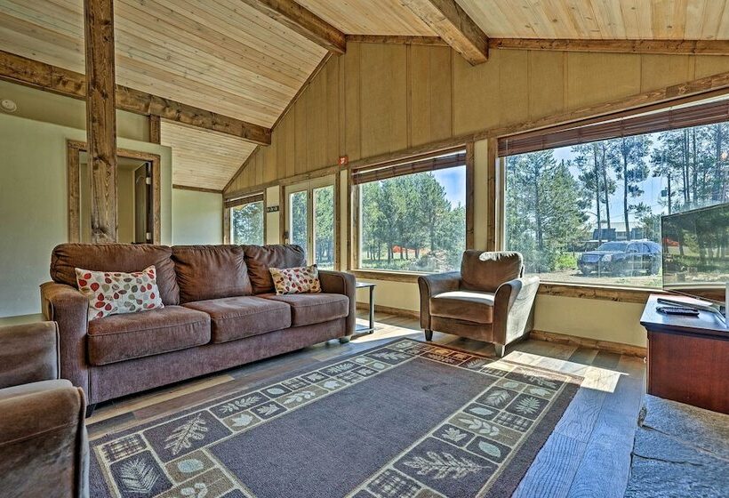 Donnelly Cabin W/ Fire Pit: 5 Mi To Boat & Ski!